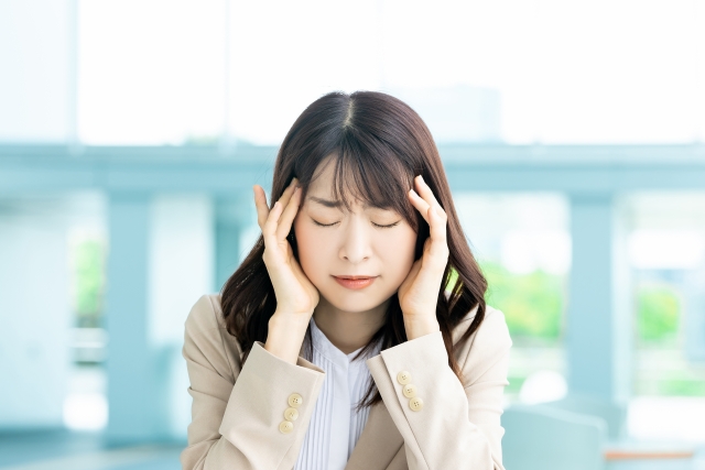 副鼻腔炎（蓄膿症）の頭痛はなぜおこる？理由と痛みの特徴・治療方法を解説